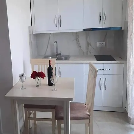 Green Apartments Ksamil