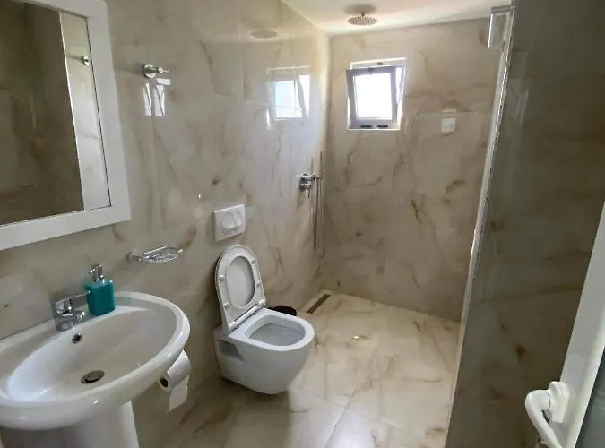 Green Apartments クサミル